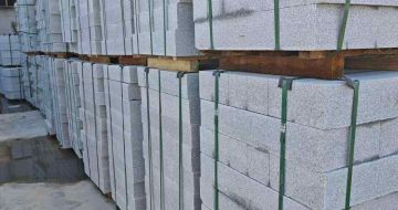 广东芝麻白路牙石，路侧石