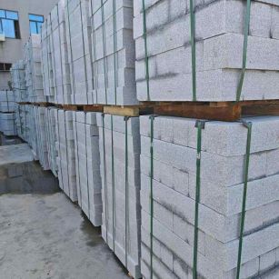 广东芝麻白路牙石，路侧石