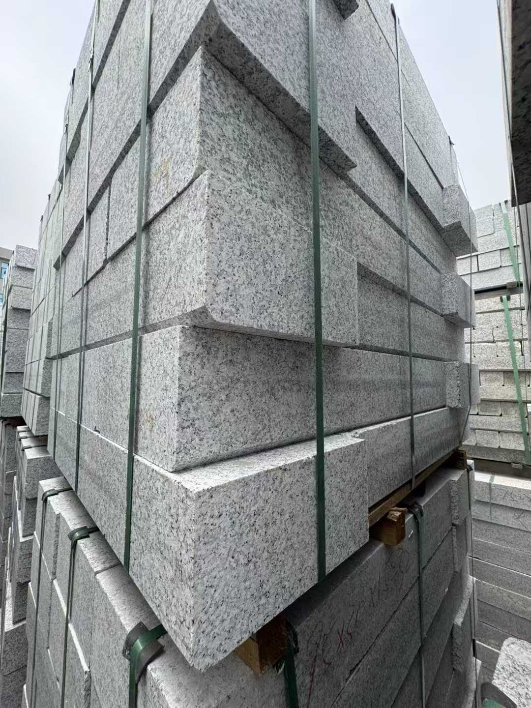 广东芝麻白路牙石 马路牙子
